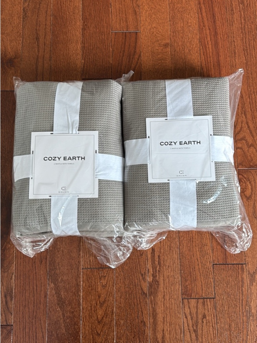 COZY EARTH Waffle Towels NWT